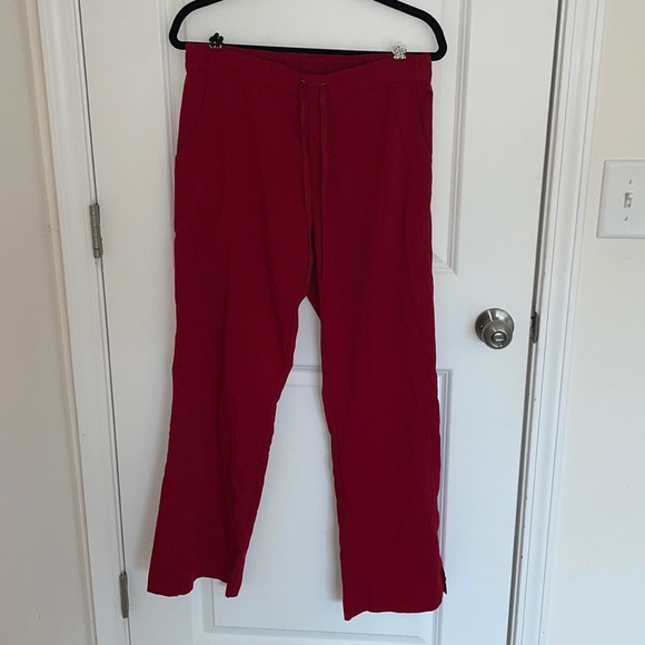 Lightly worn red scrub pants - Picture 1 of 4